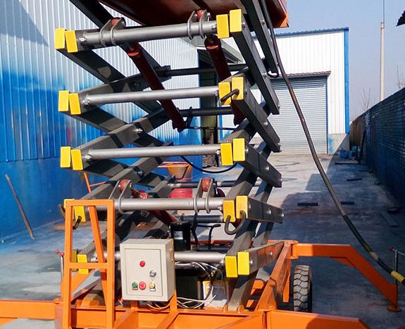 可伸縮臺(tái)面升降臺(tái)，有著較高的承載能力